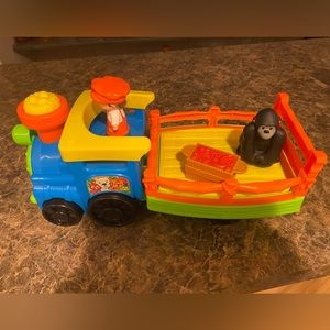 Fisher Price Little People Zoo Train